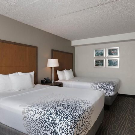La Quinta By Wyndham Secaucus Meadowlands Hotel Bagian luar foto