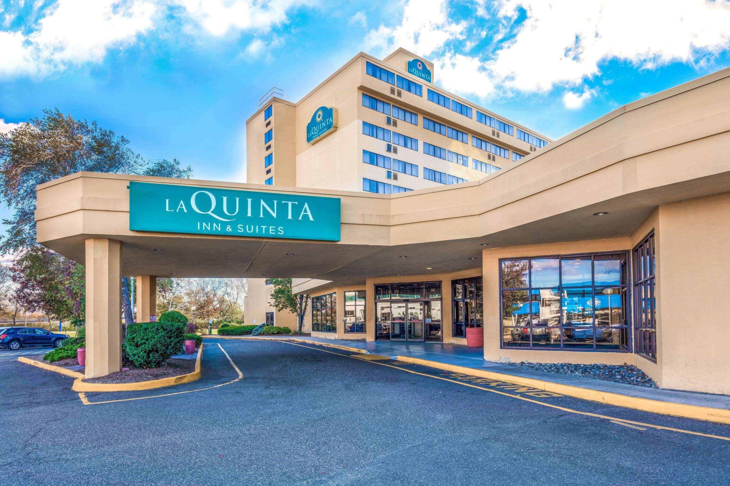 La Quinta By Wyndham Secaucus Meadowlands Hotel Bagian luar foto