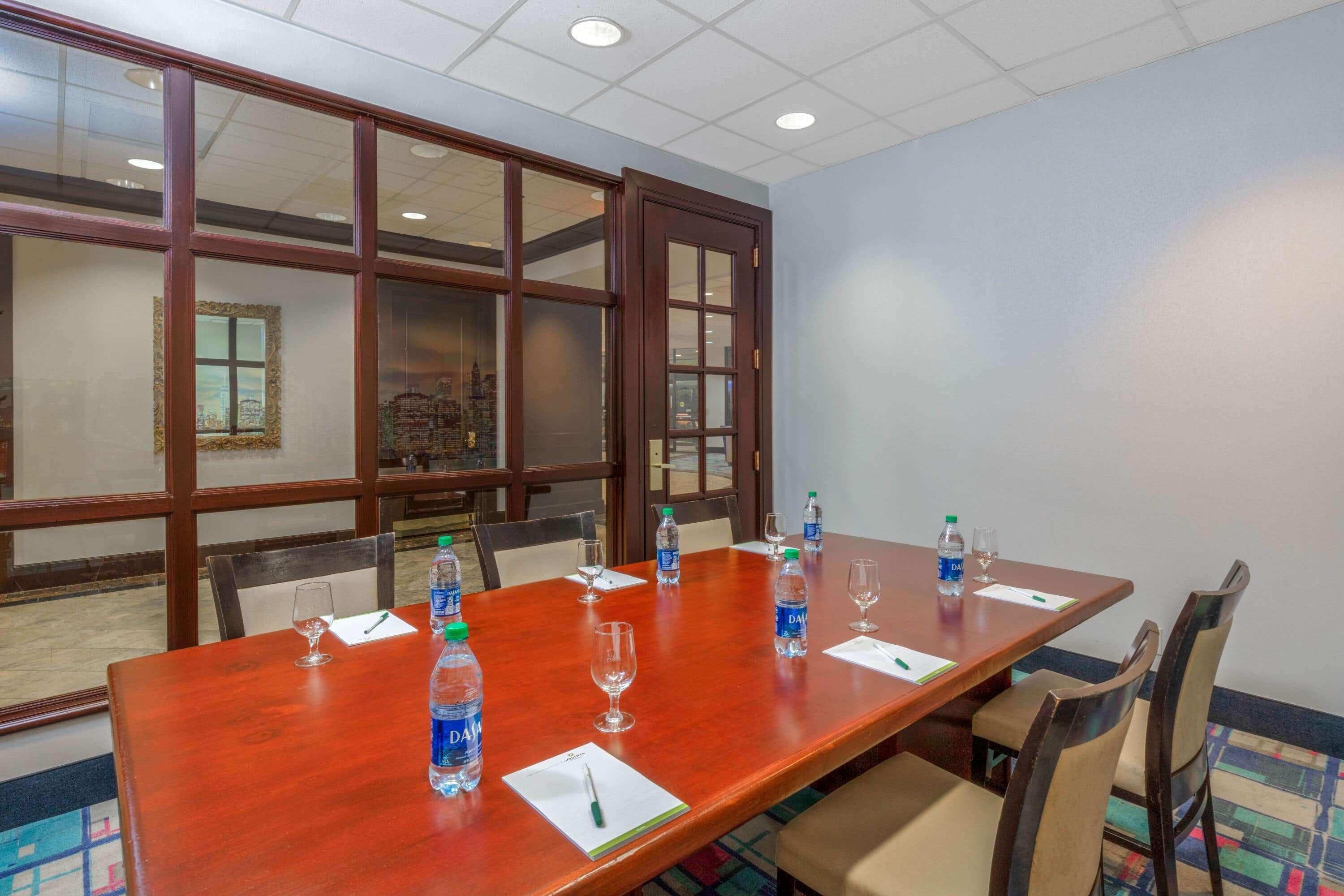 La Quinta By Wyndham Secaucus Meadowlands Hotel Bagian luar foto