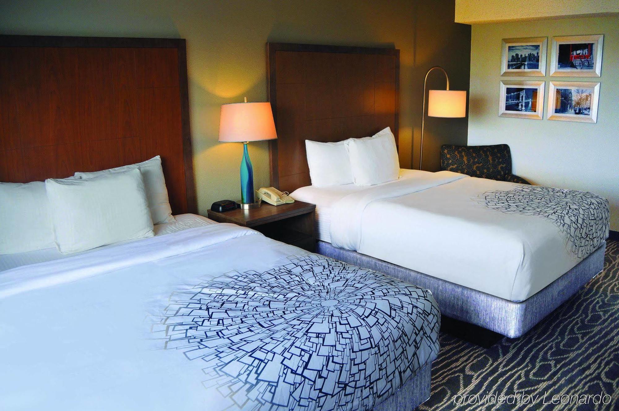 La Quinta By Wyndham Secaucus Meadowlands Hotel Bagian luar foto