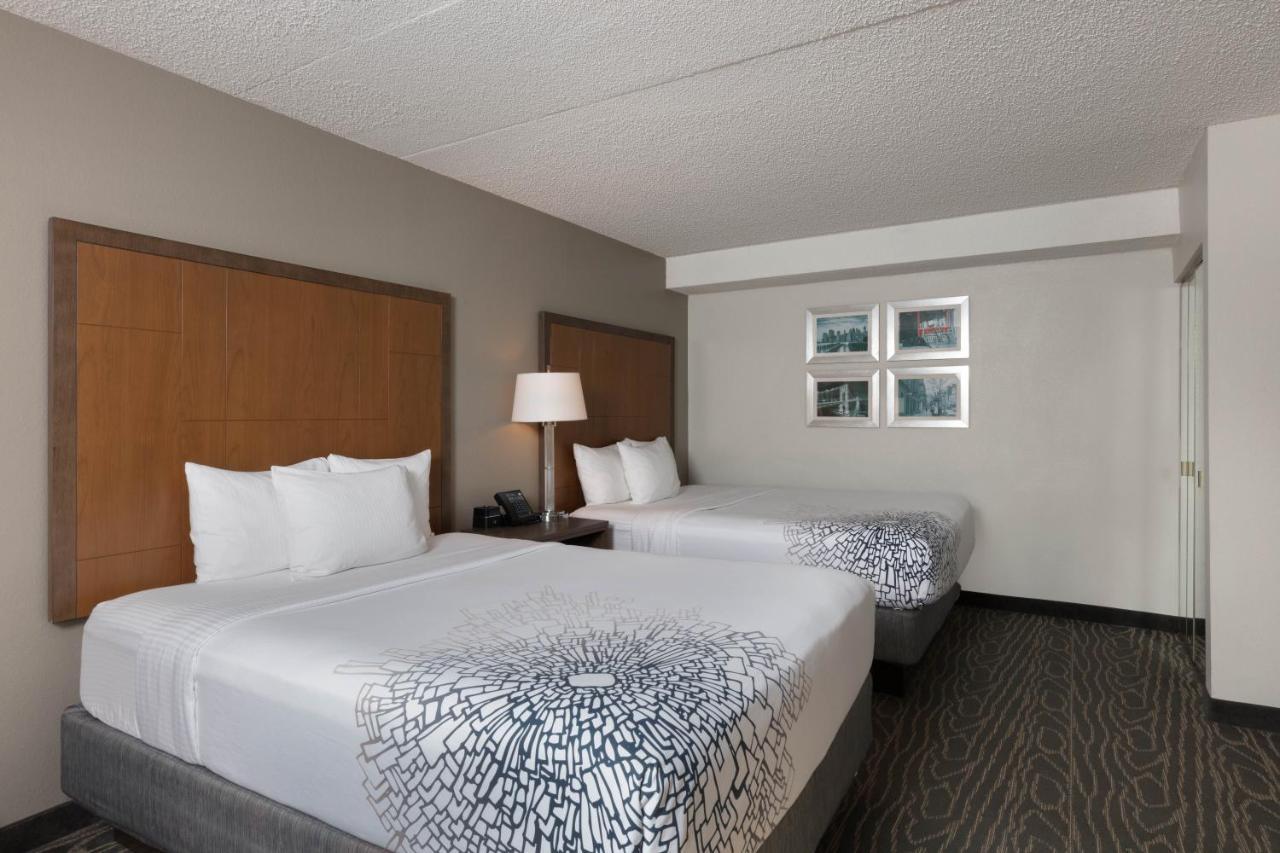 La Quinta By Wyndham Secaucus Meadowlands Hotel Bagian luar foto