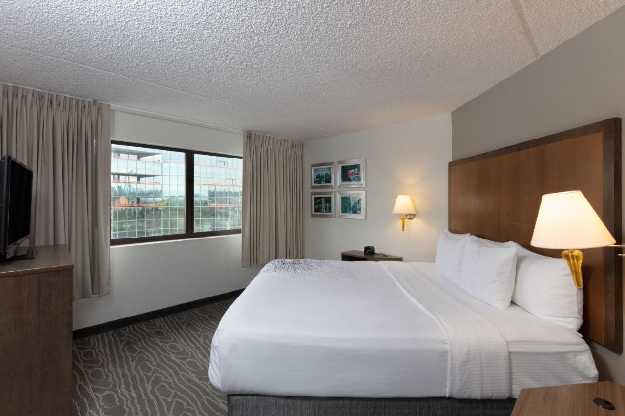 La Quinta By Wyndham Secaucus Meadowlands Hotel Bagian luar foto